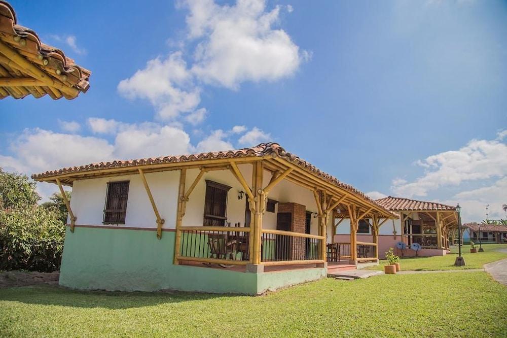 Hotel Campestre Montecarlo Montenegro Exterior photo